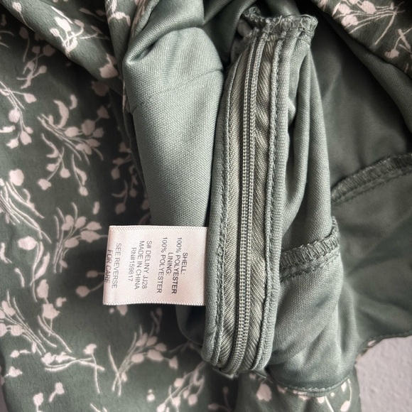 Altar'd State Green Floral Wrap and Tie Cropped Blouse - Picture 6 of 7